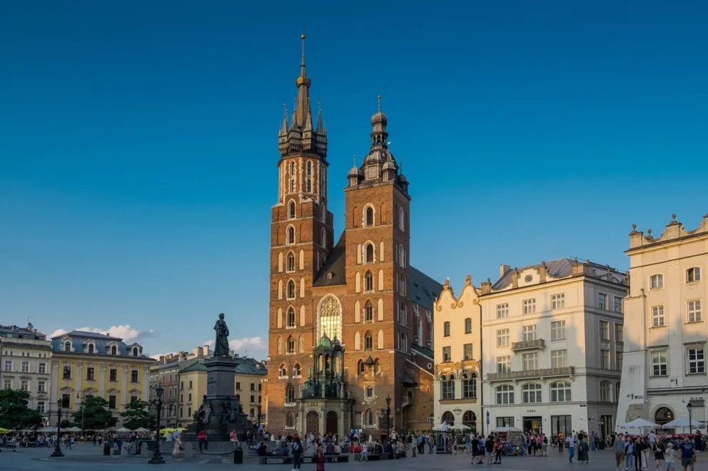 O miejsce po Jacku Majchrowskim w Krakowie walczy dziewięciu kandydatów