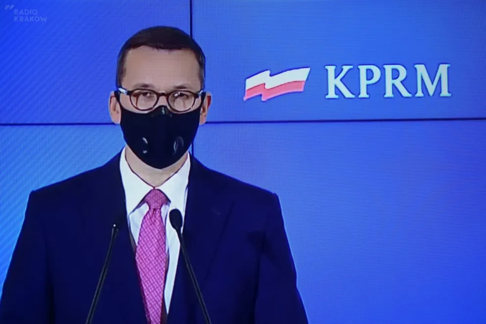 Zamknięte cmentarze i polecenie pracy zdalnej. "Musimy zerwać łańcuch zakażeń"