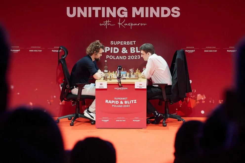 Carlsen znów zagra w Warszawie z Dudą
