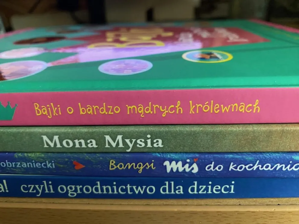 Mona Mysia, Bangsi, królewny i ogrody. Alfabet 7.4.24.