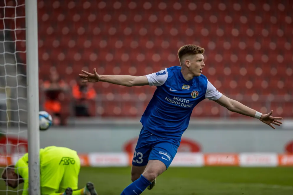 Na razie strzela dla Żubrów, ale chce wrócić do Serie A. POSŁUCHAJ