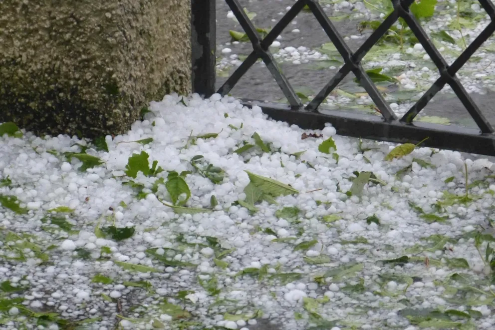 Czeka nas noc i niedziela ze śniegiem, gradem i burzami
