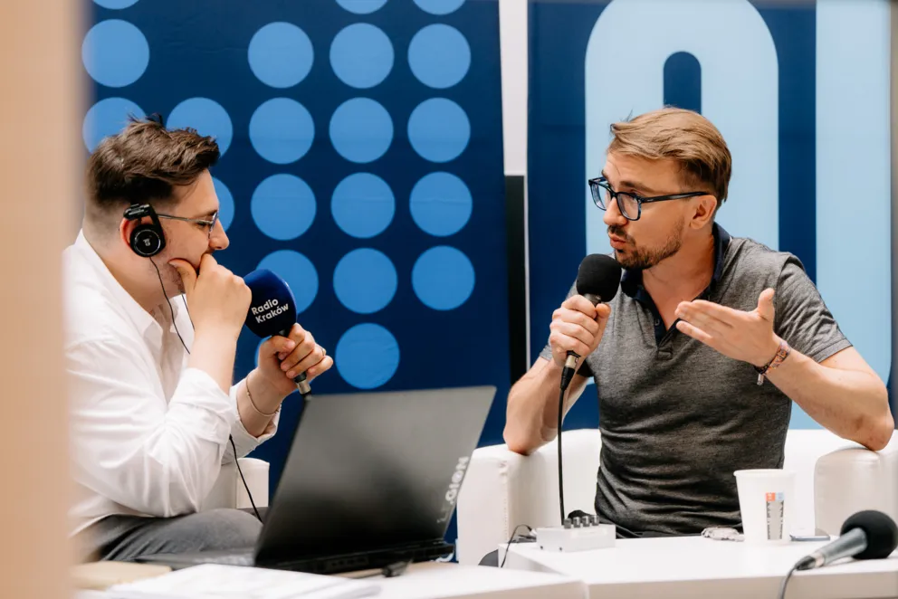 Grzegorz Brzozowski | „Pandemiczne spotkania internetowe przyniosły poważną, egzystencjaną opwoieść”