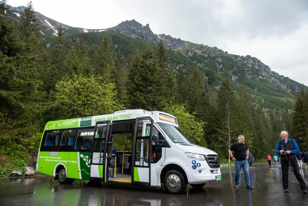 Zakończyły się testy elektrycznego busa na trasie do Morskiego Oka. "Pełne ładowanie wystarczyło nawet na sześć kursów"