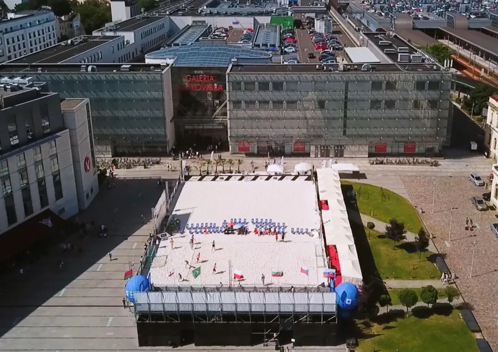 Siatkówka plażowa na światowym poziomie gości w Krakowie