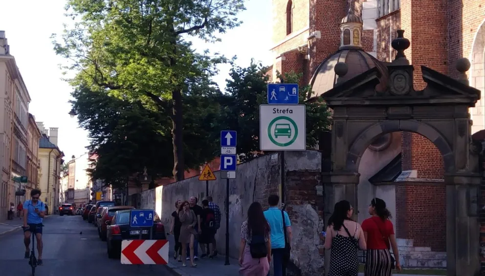 Centrum Krakowa bez parkingów. Za miejsce postojowe trzeba zapłacić nawet 1500 zł