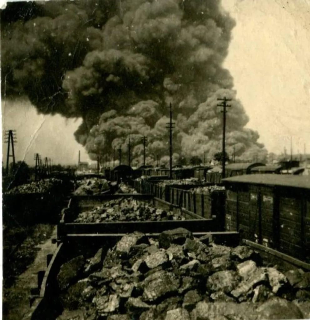 Trzebinia. Szukają zdjęć ofiar bombardowania rafinerii sprzed 80 lat