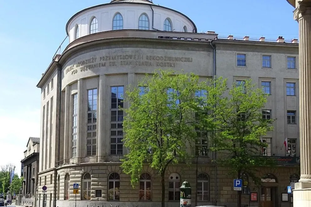 Chłopiec z zespołem Aspergera głównym bohaterem spektaklu Teatru Groteska