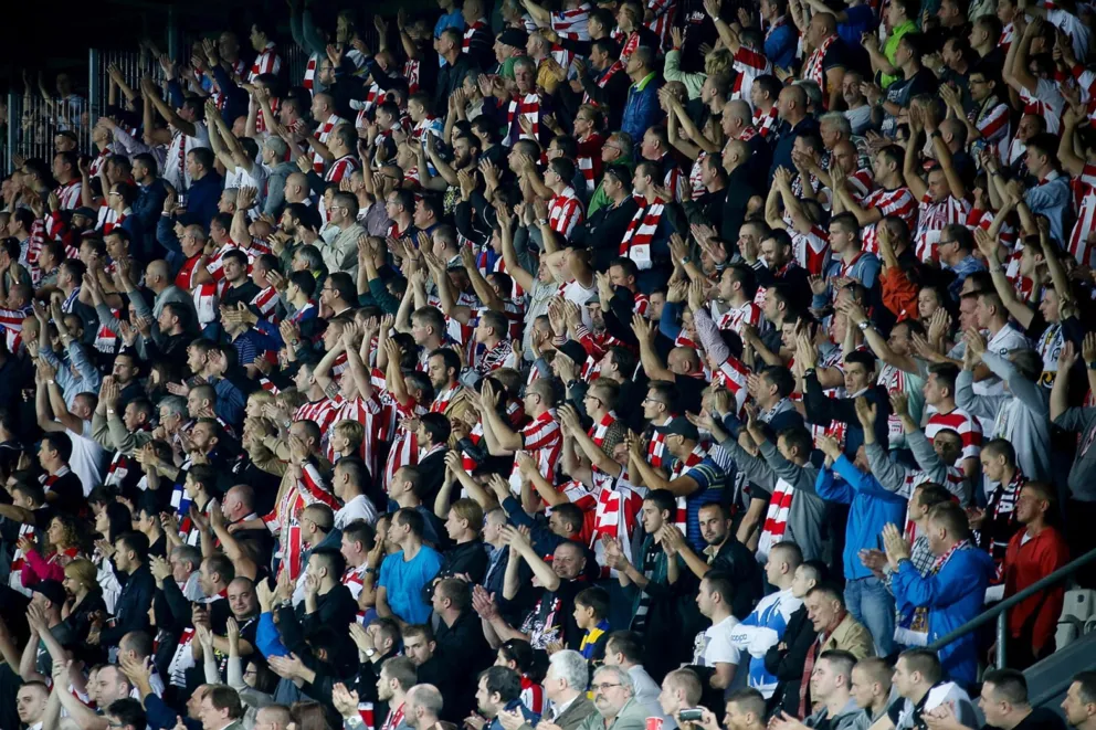 Po 54 dniach wraca piłkarska Ekstraklasa. Puszcza i Cracovia powalczą o lepsze pozycje