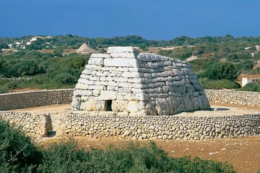 Plaże i megality