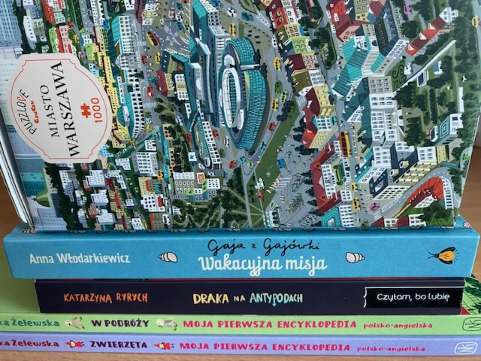 Wakacyjna misja, Draka na Antypodach, W podróży, Warszawa. Alfabet na wakacjach 25.8.24