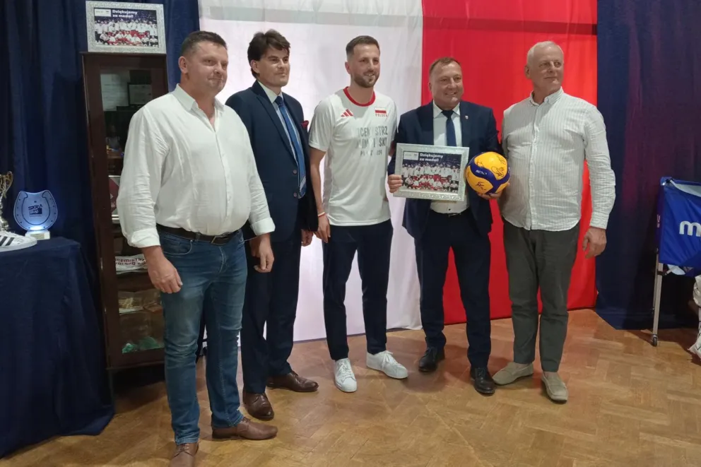 Kamil Nalepka przywiózł do Ryglic srebrny medal. Jest statystykiem polskich siatkarzy