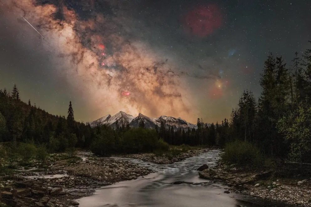 Polak trzykrotnie nagrodzony przez NASA. Jego fotografie są niesamowite!