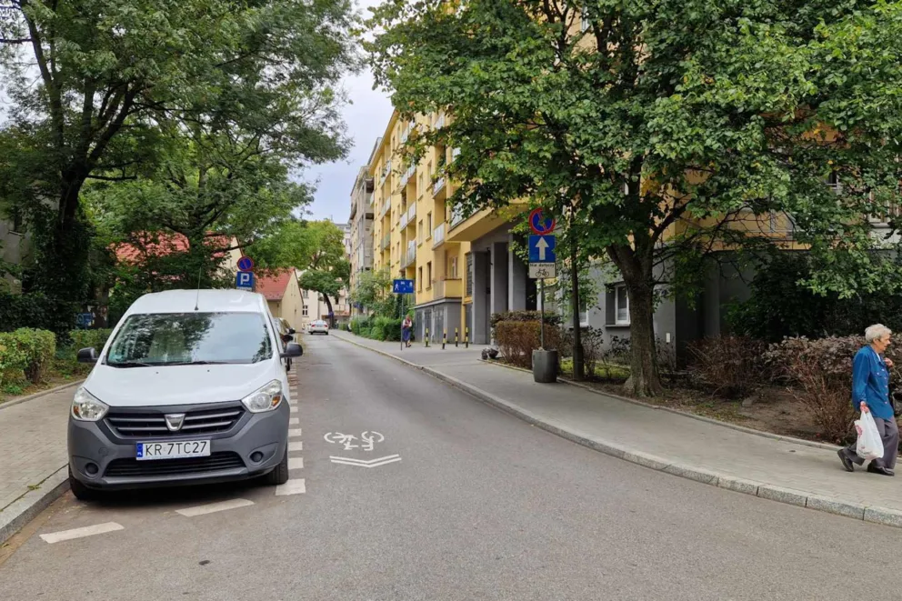 "Kontraruch"  - problematyczny dla kierowców i rowerzystów w Krakowie, nie dla urzędników