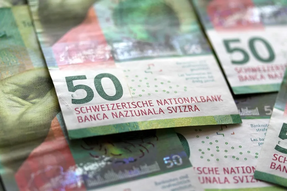 Szwajcaria obniża stopy procentowe. Co to znaczy dla polskich kredytobiorców?