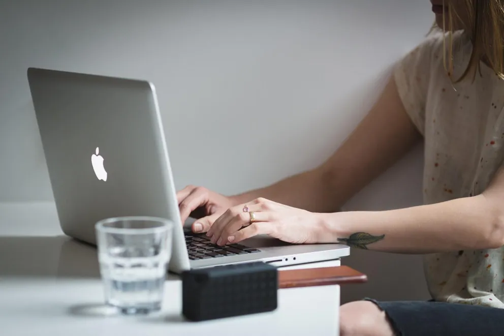 Kobiety w ICT: Przełamywanie barier w świecie nowych technologii