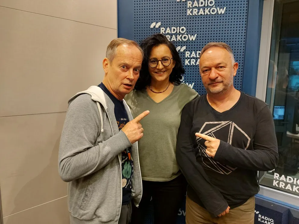 "Chodźmy na ławeczkę, bo to dobry lek na deprechę". Michał Zabłocki zaprasza na koncert w Piwnicy pod Baranami