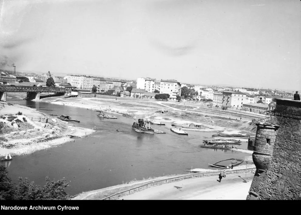 Kraków w 1939 i 1993 roku. Mosty na Wiśle - niemi świadkowie wydarzeń