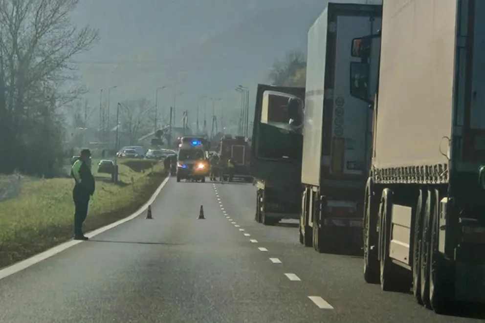 Wypadek na obwodnicy Wojnicza. 20-latek zasłabł za kierownicą