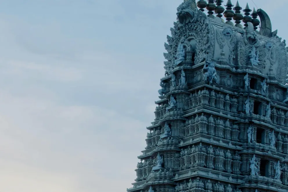 Najstarsza żywa religia świata. Paradoksy i sprzeczności hinduizmu