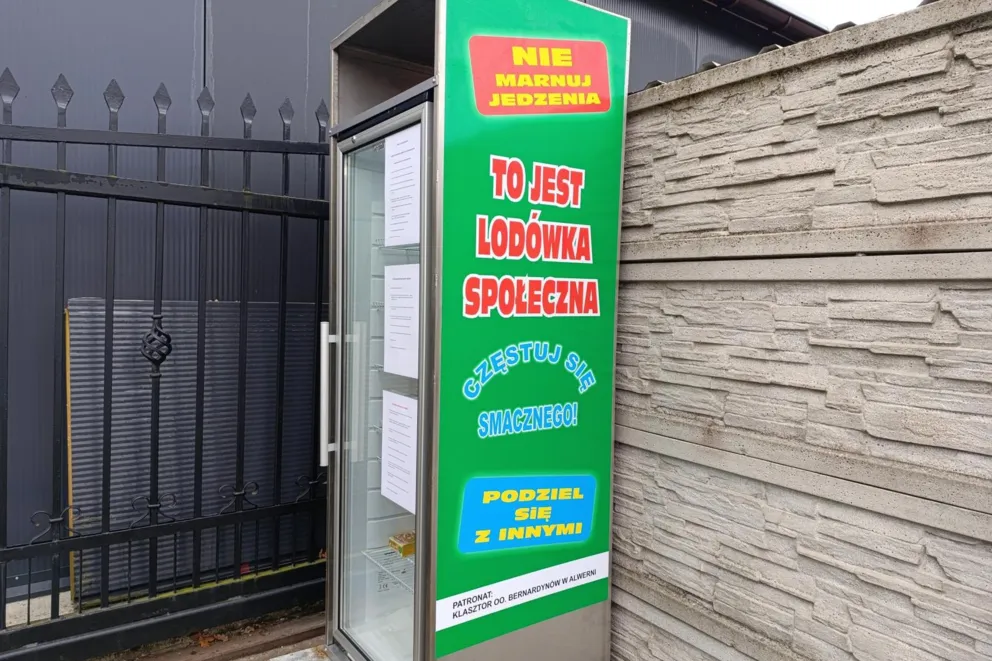 Alwernia ma lodówkę społeczną. "Kto potrzebuje, może przyjść i się częstować"