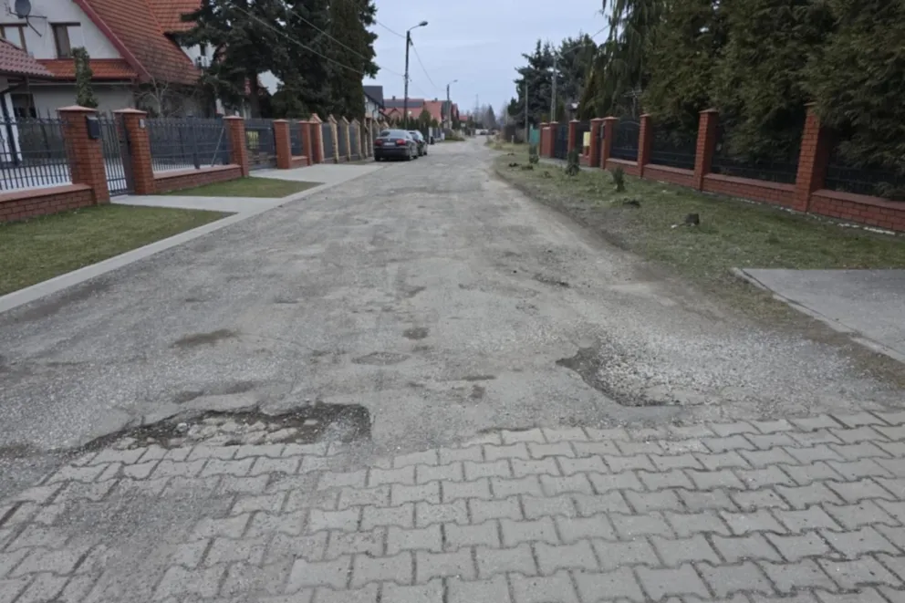 Remont 150 metrów osiedlowej drogi za 1,5 miliona złotych. Wielki spór w Tarnowie