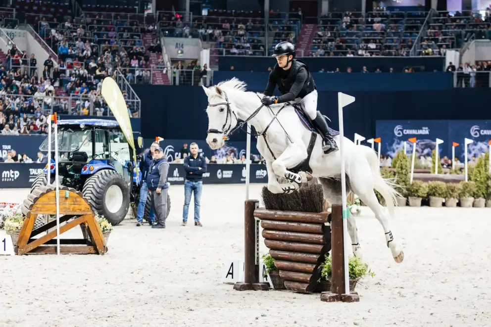 Piękne konie, wysokie przeszkody. Cavaliada 2025 na zdjęciach Kamila Szyjki
