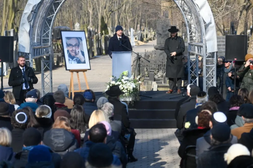 Marian Turski spoczął na Cmentarzu Żydowskim. "Żegnamy autorytet, świadka historii, przyjaciela"