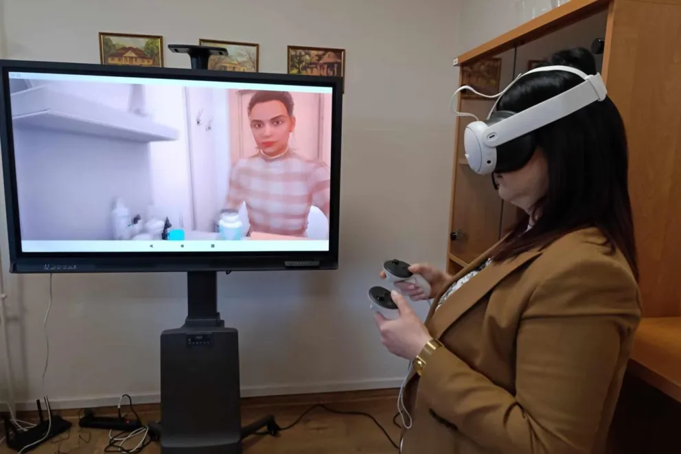 Załóż gogle VR i sprawdź się w zawodach kosmetyczki, maszynisty, policjanta