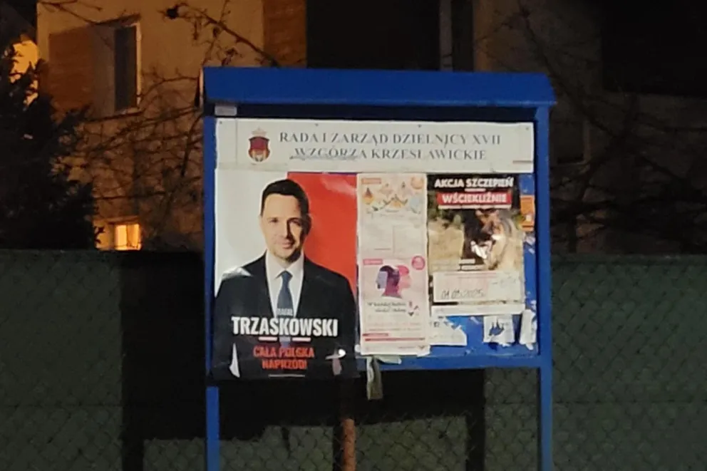 Prezydent Krakowa wywiesił baner wyborczy. Złamał zapisy uchwały krajobrazowej?