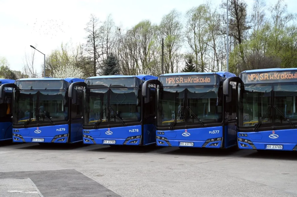 Nowe autobusy w Krakowie. MPK odebrało 37 niskoemisyjnych Solarisów