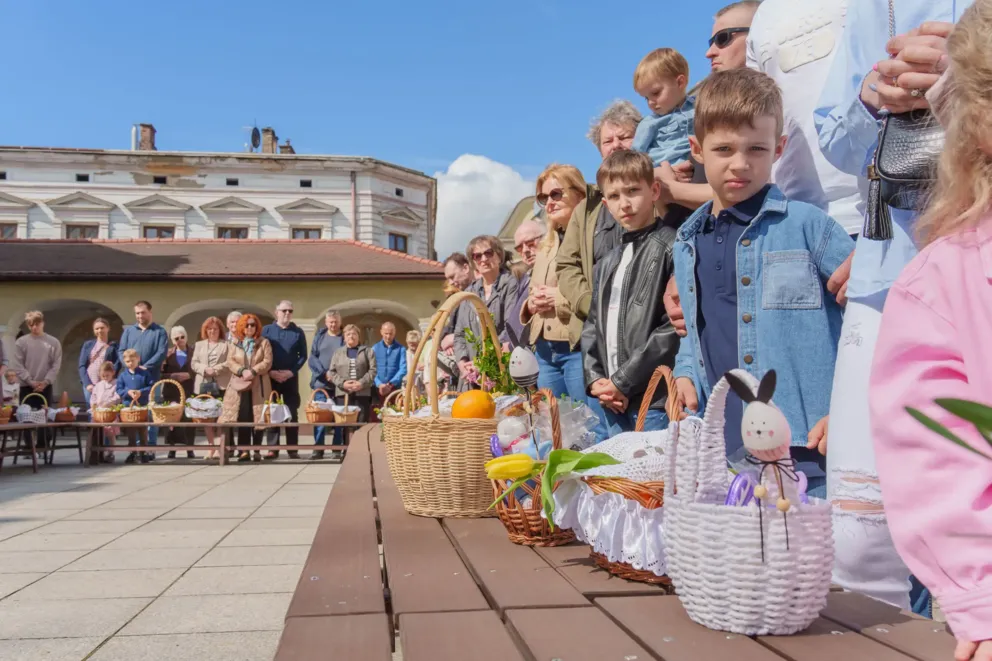Święcenie pokarmów w kościele św. Ducha w Nowym Sączu
