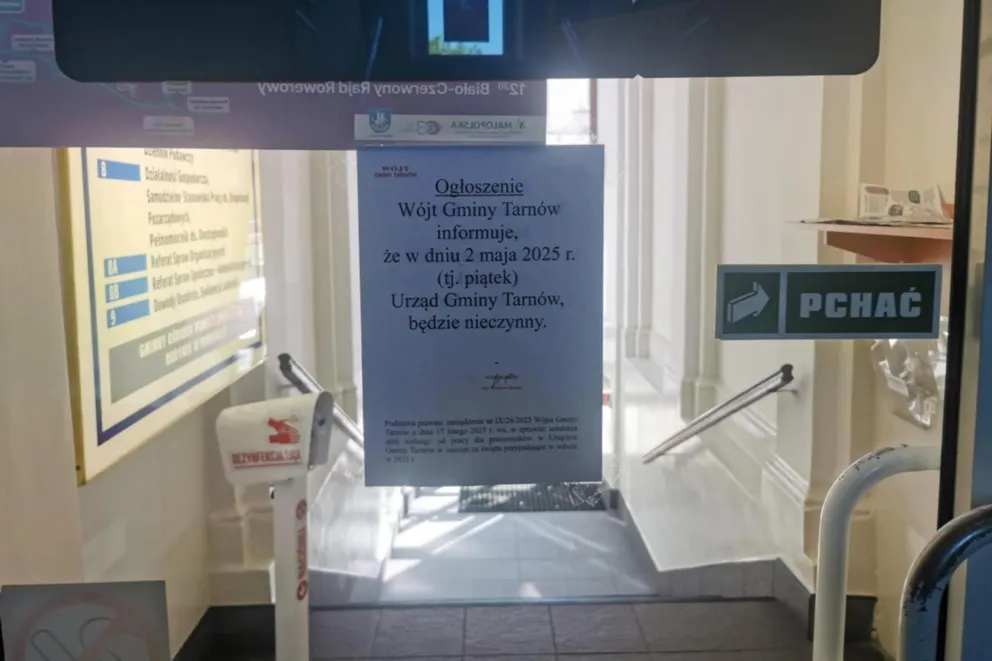 Długi weekend również w urzędach. "Każdy ma rodzinę"