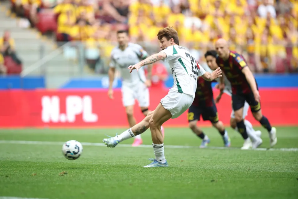 W  finale  Pucharu Polski Legia  walczy z Pogonią