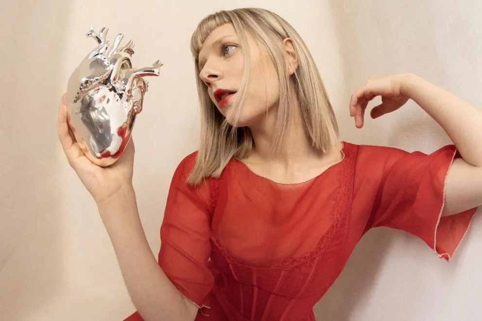 AURORA – What Happened To The Heart? (Deluxe Edition)