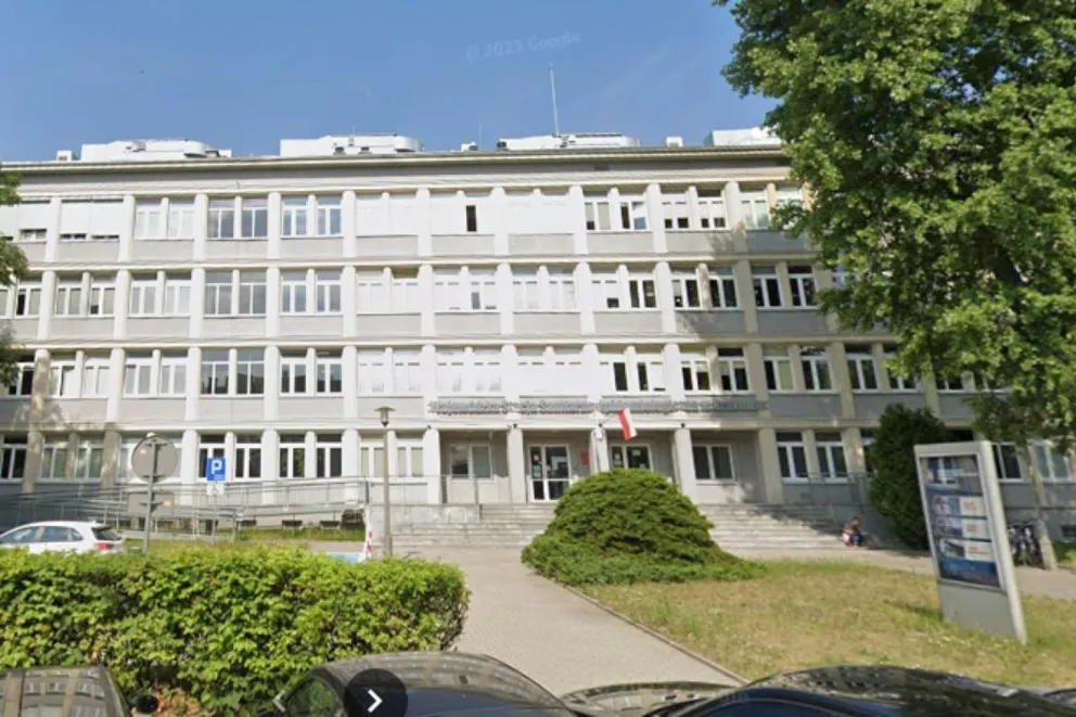 Zbiorowe zatrucie pokarmowe na "zielonej szkole" w Krakowie. 11 osób trafiło do szpitala