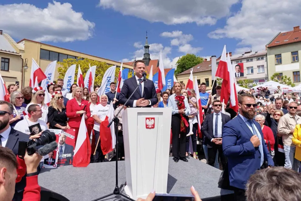 Rafał Trzaskowski spotkał się z mieszkańcami Chrzanowa. Na rynku złożył... ślubowanie