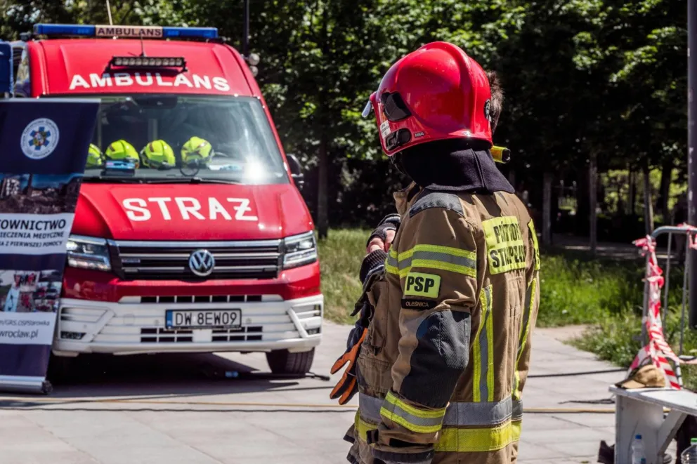 Pożar domu w Brzeszczach, ranna jest jedna osoba