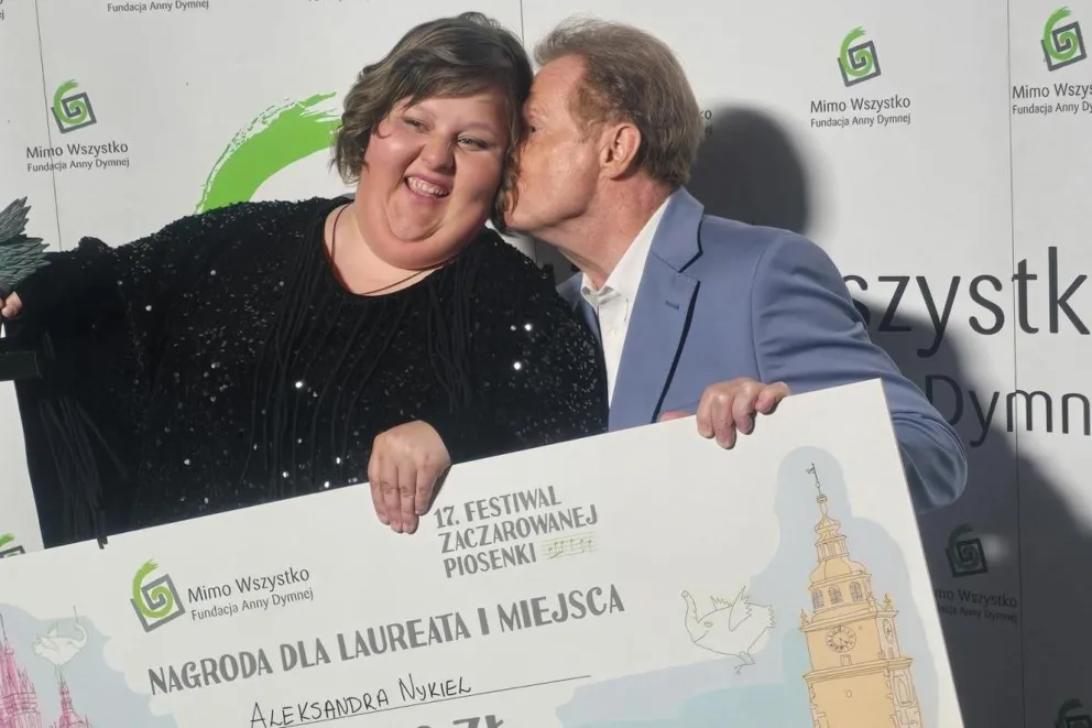 Aleksandra Nykiel zwyciężczynią  17. edycja Festiwalu Zaczarowanej Piosenki. Zaśpiewała z Michałem Bajorem