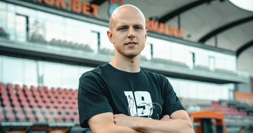 Ekstraklasa piłkarska - Kurzawa przeszedł z Pogoni do Bruk-Betu