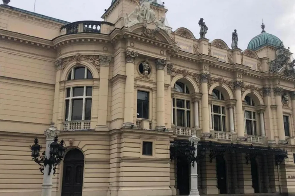 Teatr Słowackiego ze złotym dachem. Rozpoczyna się remont budynku