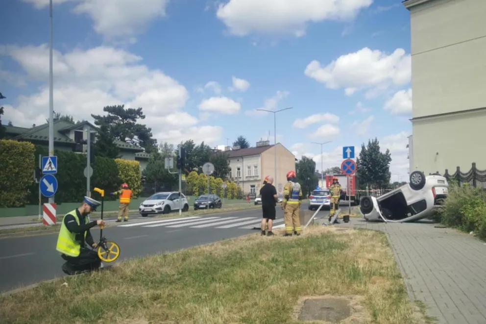 Groźny wypadek w centrum Tarnowa. Piesza trafiła do szpitala