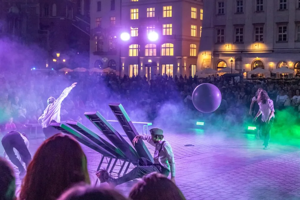 Kraków tańczy! Rusza ULICA Festival – jeden z najstarszych festiwali teatrów ulicznych w Europie 