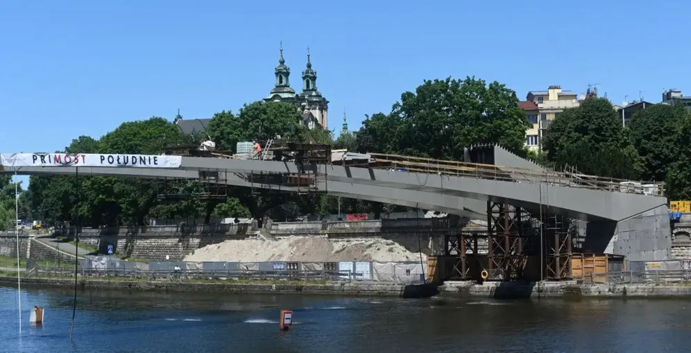 Nowa przeprawa na Wiśle już nabiera kształtów