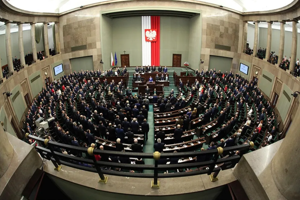 Czy Sejm lub Prezydent zatwierdzają rekonstrukcję rządu?