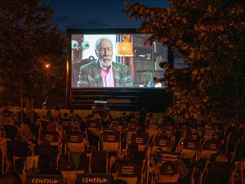 Kino plenerowe przy Forcie Borek:
„Fantastyczne zwierzęta: Tajemnice Dumbledore'a" 