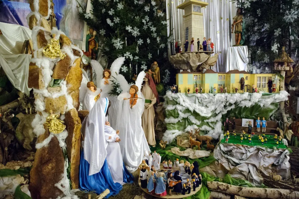 Wyjątkowo lokalna szopka w tarnowskim Krzyżu