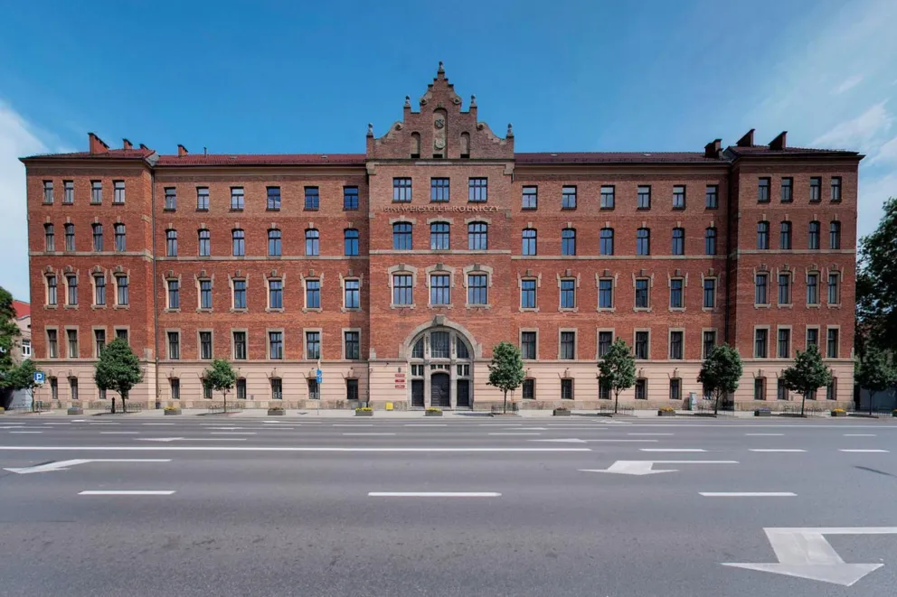 Nie cichnie dyskusja wokół Uniwersytetu Rolniczego. Czy system ochrony zwierząt w edukacji jest wystarczający? 
