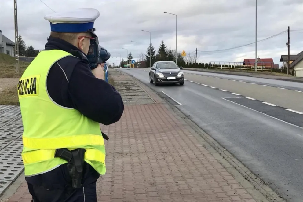Zbliża się długi weekend. Na drogi wyjedzie więcej policjantów, sprawdzą głównie prędkość