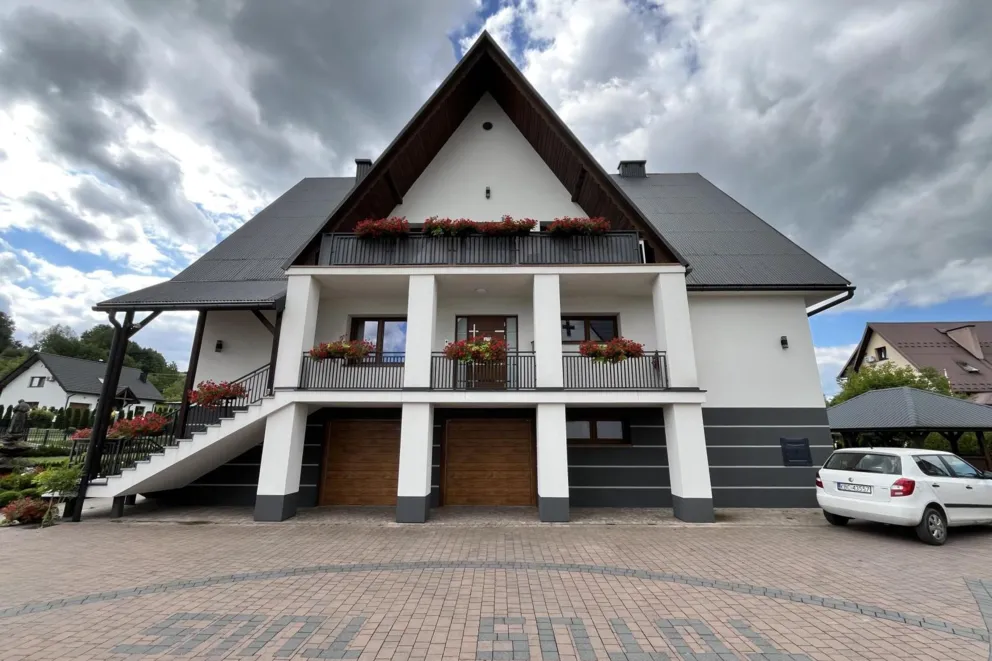 Proboszcz z Łąkty Górnej znów dzieli wiernych. „Najgorszy możliwy sposób wykorzystywania autorytetu”